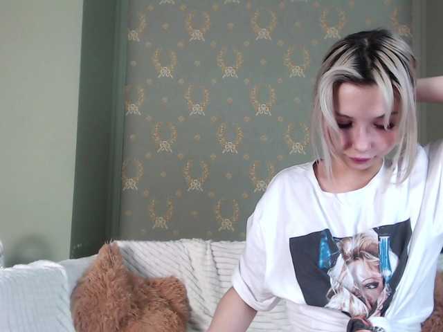 Live sex webcam photo for shinyblonde #290286605