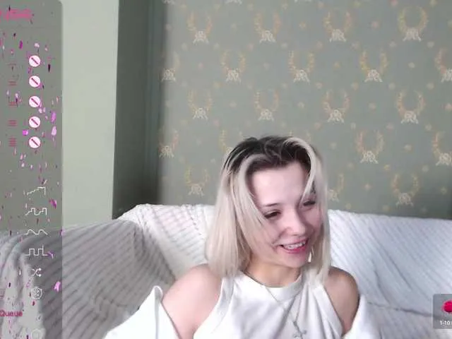 Live sex webcam photo for shinyblonde #290465742