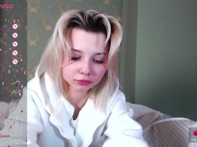 Live sex webcam photo for shinyblonde #290480172