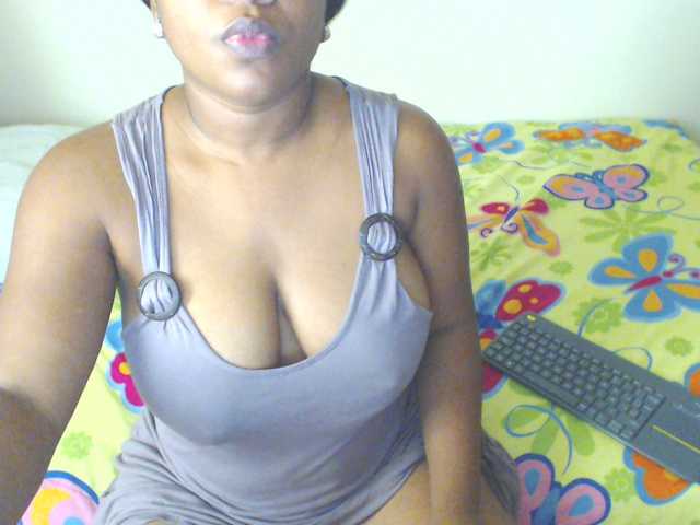 Live sex webcam photo for shirlyhotxx #272955342