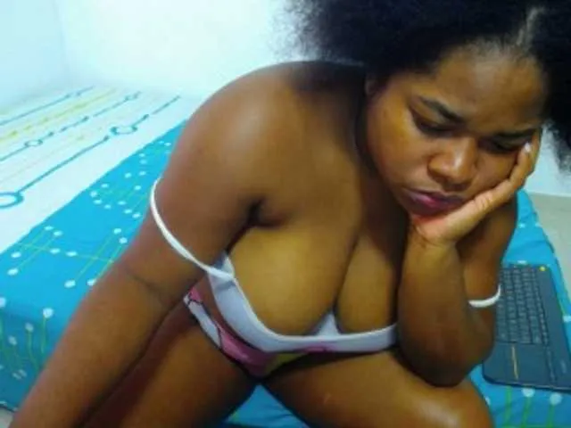 Live sex webcam photo for shirlyhotxx #290977332