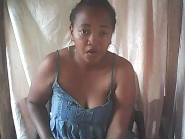 Live sex webcam photo for shntaniah5 #277460078