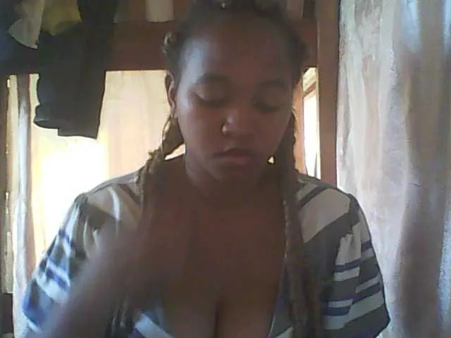 Live sex webcam photo for shntaniah5 #277508692