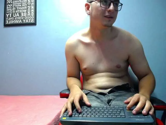 Live sex webcam photo for shorhty-66 #276194892