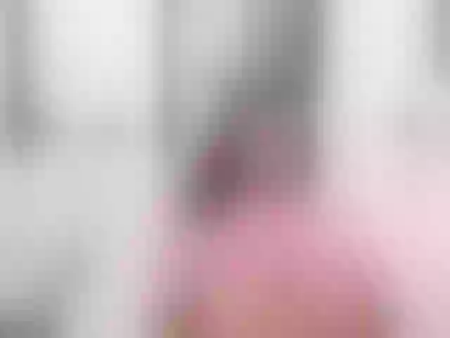 Live sex webcam photo for shrenoaparsi1 #275782097