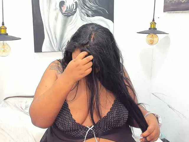 Live sex webcam photo for shrenoaparsi1 #276035430