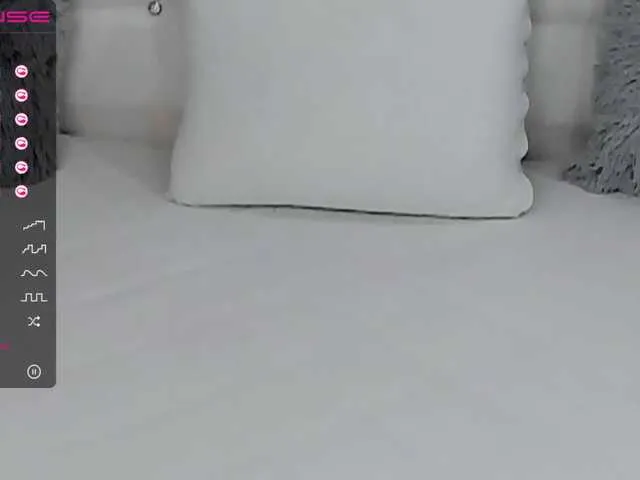 Live sex webcam photo for shycinderela #272725225