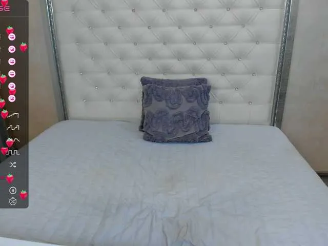 Live sex webcam photo for shycinderela #278261029