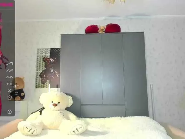 Live sex webcam photo for shymysky #275634387