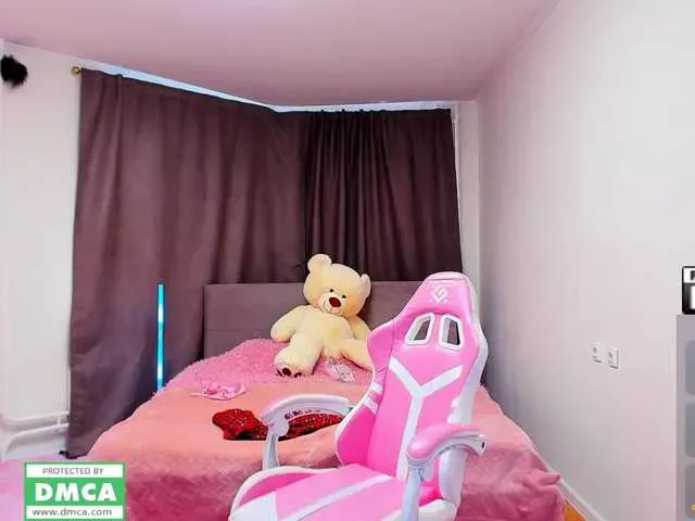 Live sex webcam photo for shymysky #290909568