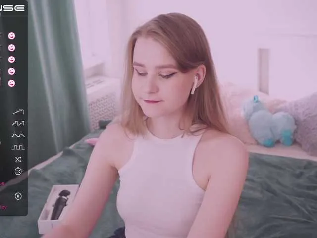 Live sex webcam photo for shyneighbour #275661305