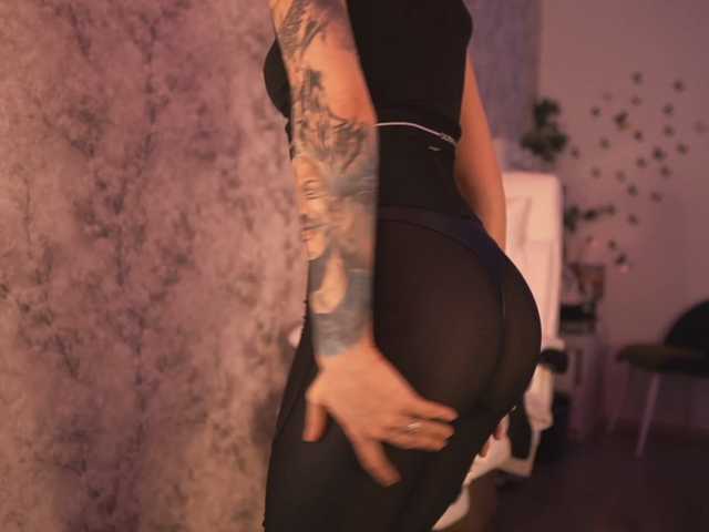 Live sex webcam photo for siberianngirl #272177659