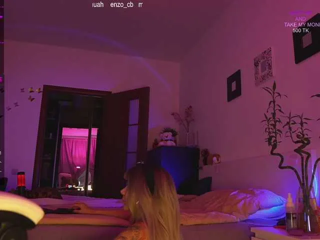 Live sex webcam photo for siberianngirl #274302552