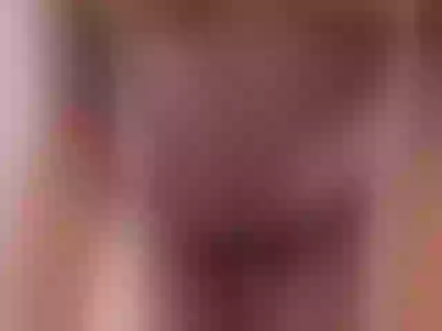 Live sex webcam photo for siennagray99 #275490943