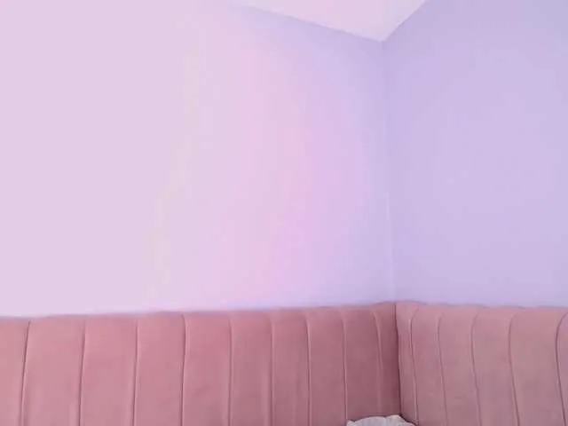 Live sex webcam photo for siennagray99 #275598721