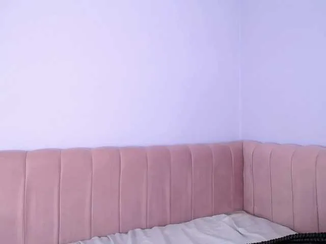 Live sex webcam photo for siennagray99 #275676627