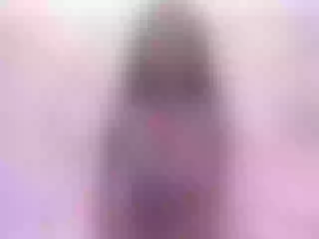 Live sex webcam photo for siennagray99 #276379443