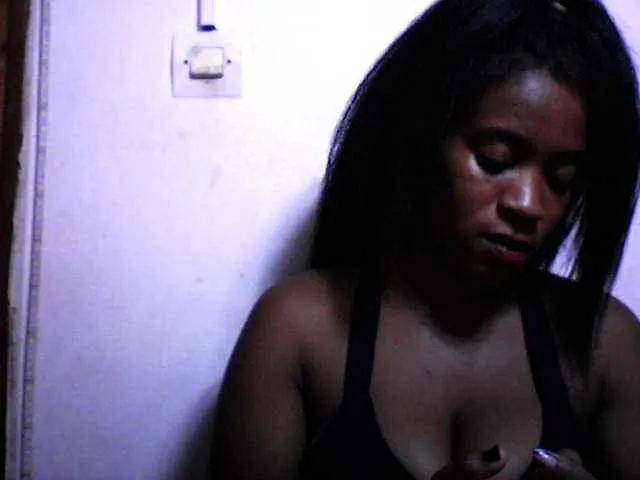 Live sex webcam photo for silviaLaBombe #290590520