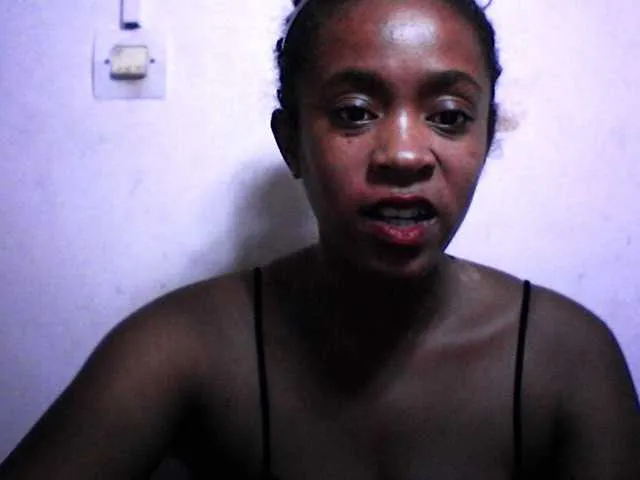 Live sex webcam photo for silviaLaBombe #290670335