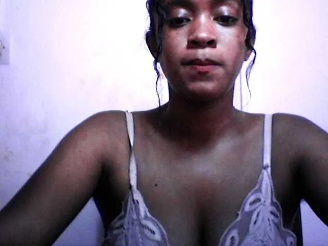 Live sex webcam photo for silviaLaBombe #290688755