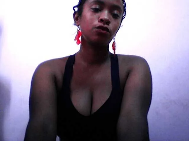 Live sex webcam photo for silviaLaBombe #290715119