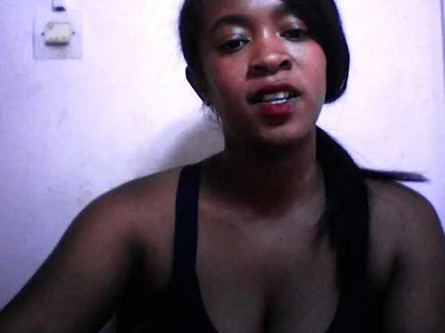 Live sex webcam photo for silviaLaBombe #290838257
