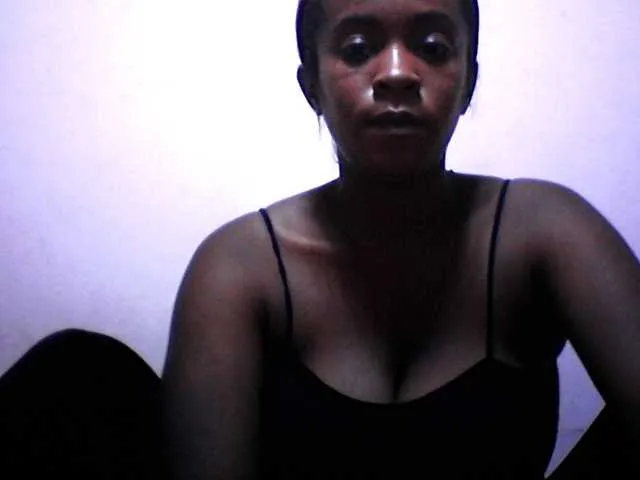 Live sex webcam photo for silviaLaBombe #290855273