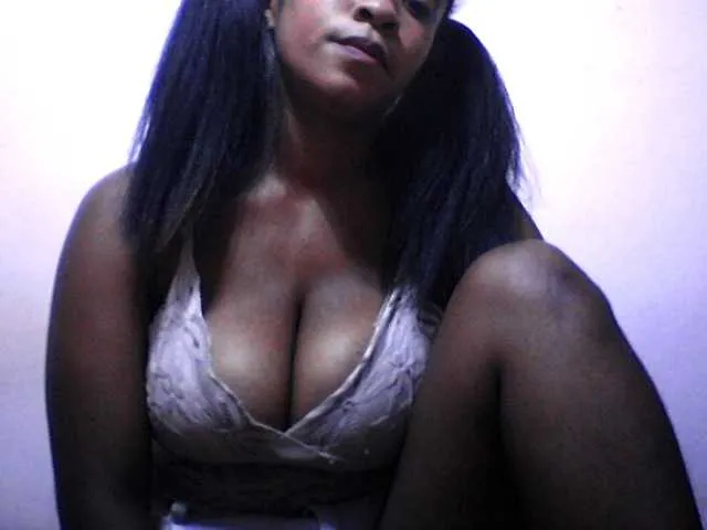 Live sex webcam photo for silviaLaBombe #290992426