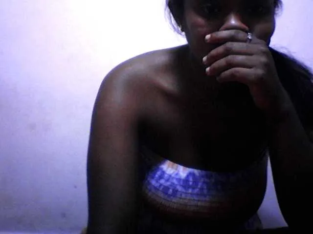 Live sex webcam photo for silviaLaBombe #290997334
