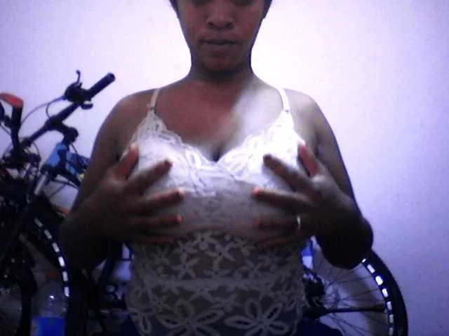 Live sex webcam photo for silviaLaBombe #291056028