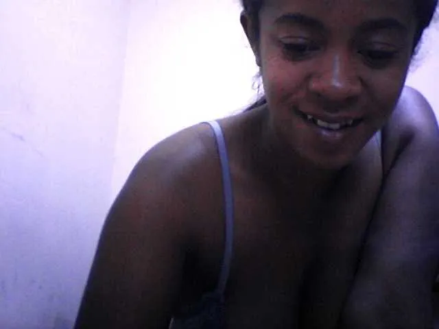 Live sex webcam photo for silviaLaBombe #291111519