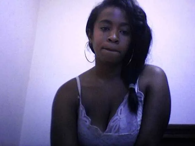 Live sex webcam photo for silviaLaBombe #291172075