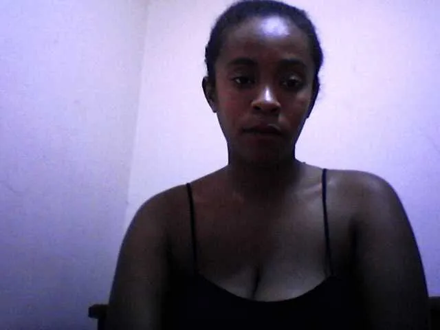 Live sex webcam photo for silviaLaBombe #291245495