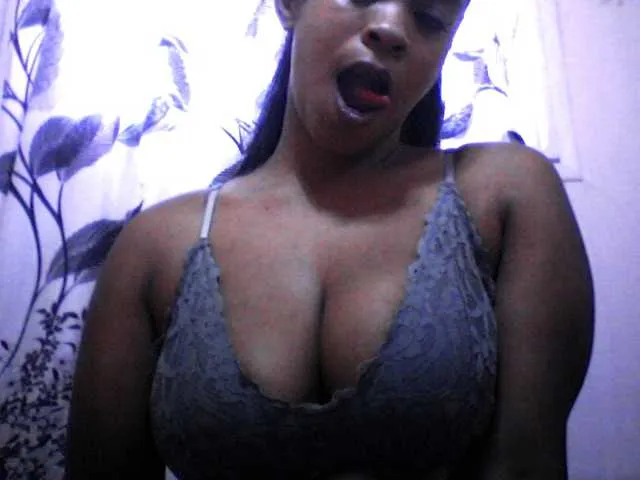 Live sex webcam photo for silviaLaBombe #293685937