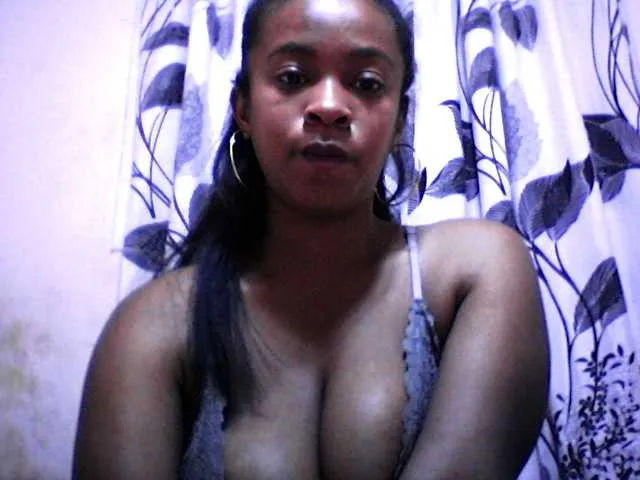 Live sex webcam photo for silviaLaBombe #293768411