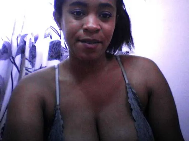 Live sex webcam photo for silviaLaBombe #294050766