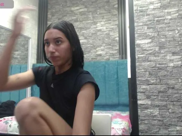 Live sex webcam photo for skinny-brenda #290362345