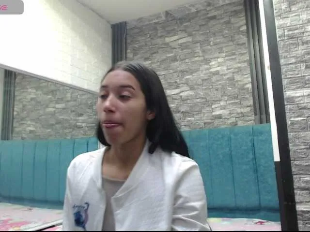 Live sex webcam photo for skinny-brenda #290392989