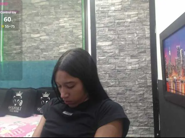 Live sex webcam photo for skinny-brenda #290588620
