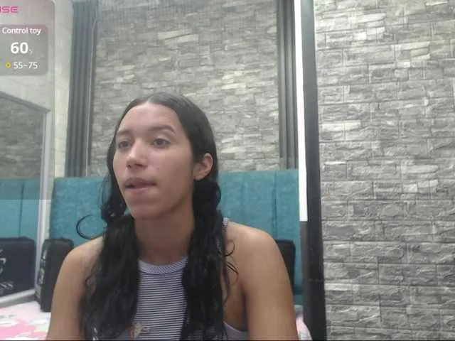 Live sex webcam photo for skinny-brenda #290702248