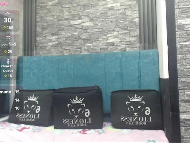 Live sex webcam photo for skinny-brenda #290745228