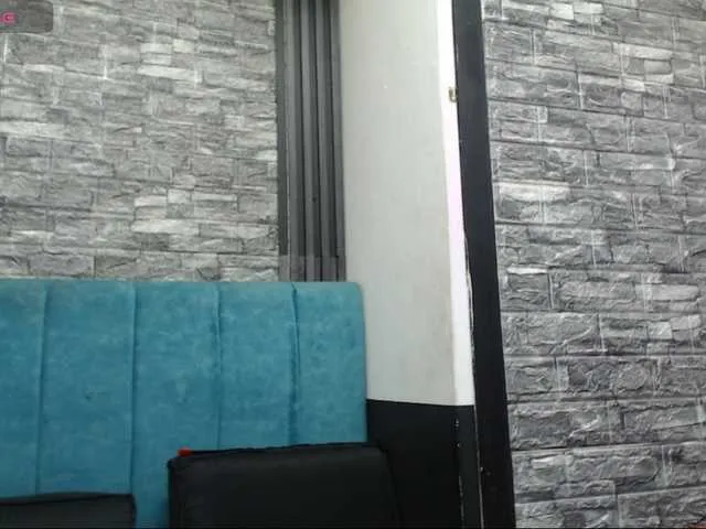 Live sex webcam photo for skinny-brenda #290862641