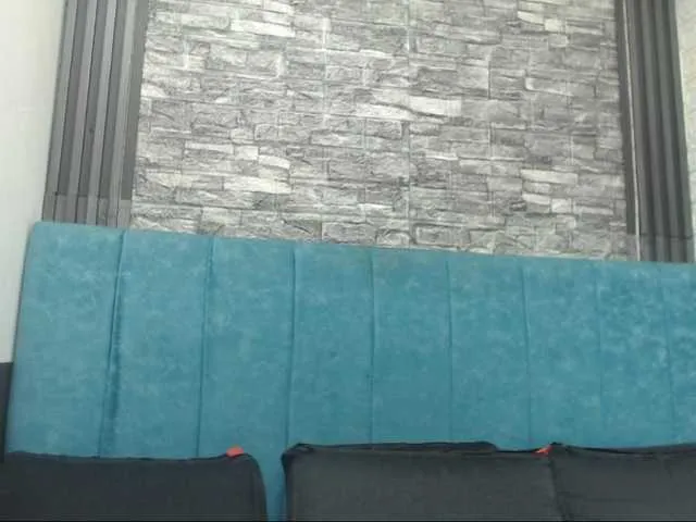 Live sex webcam photo for skinny-brenda #290970423