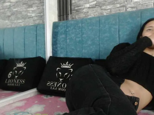 Live sex webcam photo for skinny-brenda #291410721