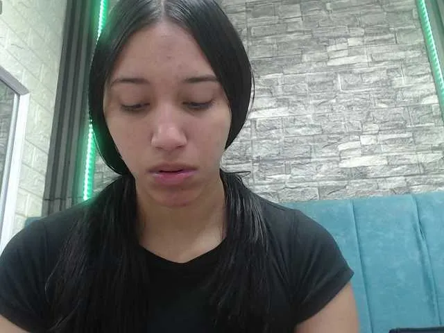 Live sex webcam photo for skinny-brenda #291479703