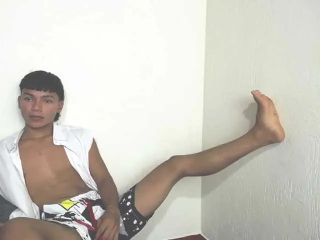 Live sex webcam photo for sky-laini #273401802