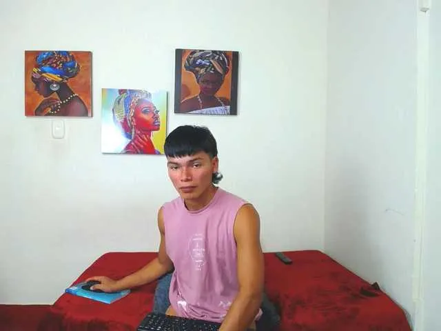 Live sex webcam photo for sky-laini #273638901