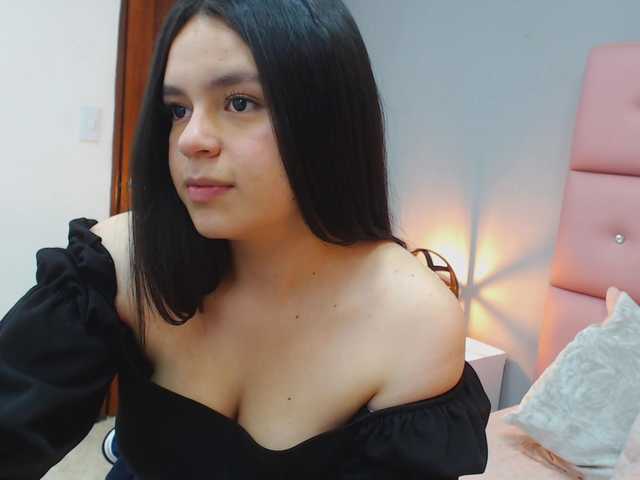 Live sex webcam photo for skynicegirl #272193696