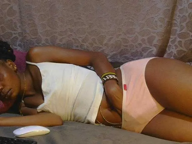 Live sex webcam photo for slim-girl01 #292016610