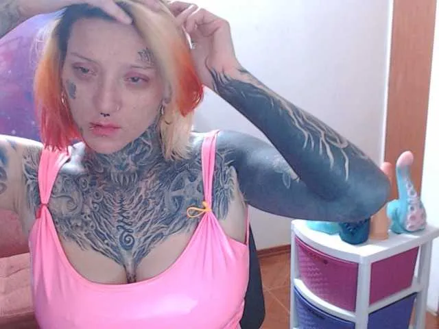 Live sex webcam photo for sloppytitss #275504018